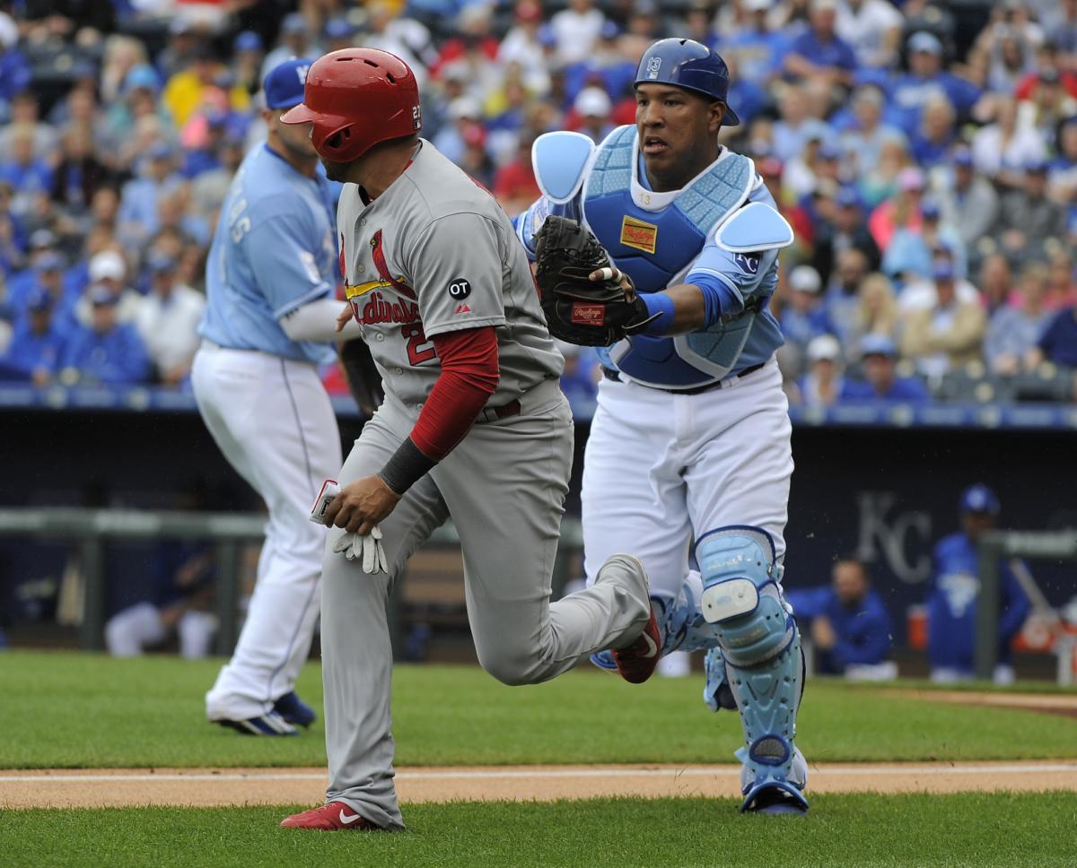 Salvador Perez gets emotional about new deal 