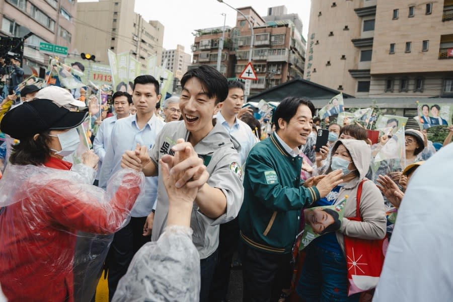 吳崢競總成立2千人相挺 賴清德讚：少年英雄將戰勝家族財團 221