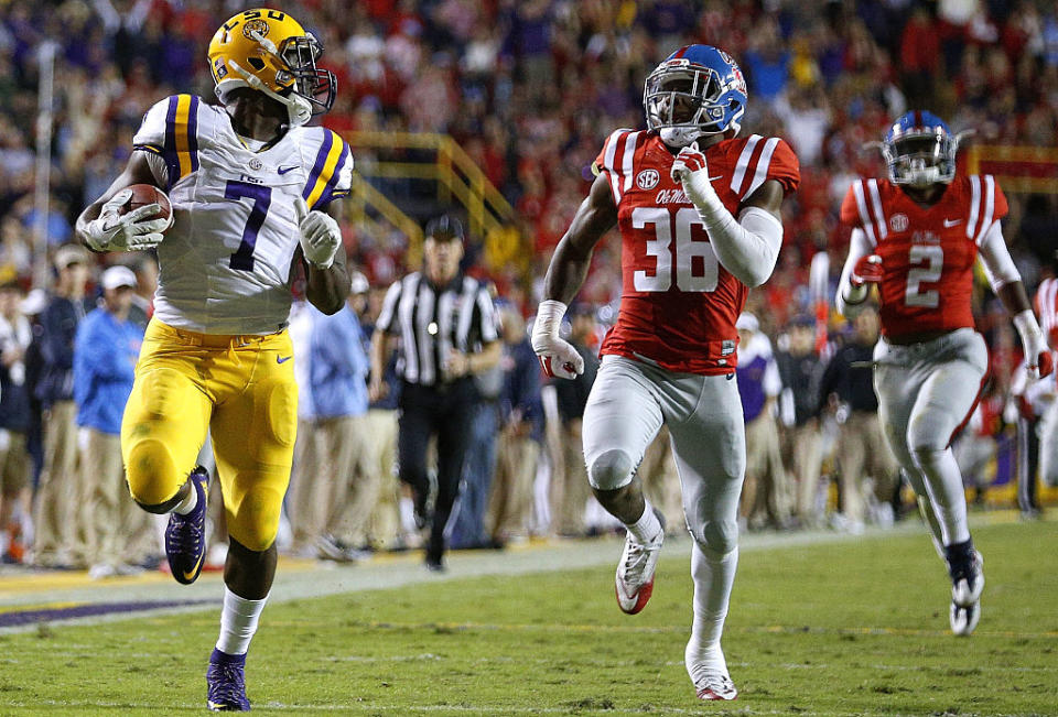 Leonard Fournette rushed for a school record 284 yards in his first game in nearly a month.