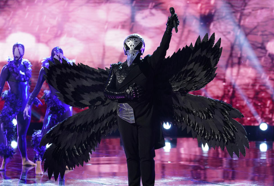 The Masked Singer Season 1 Episode 6 Raven