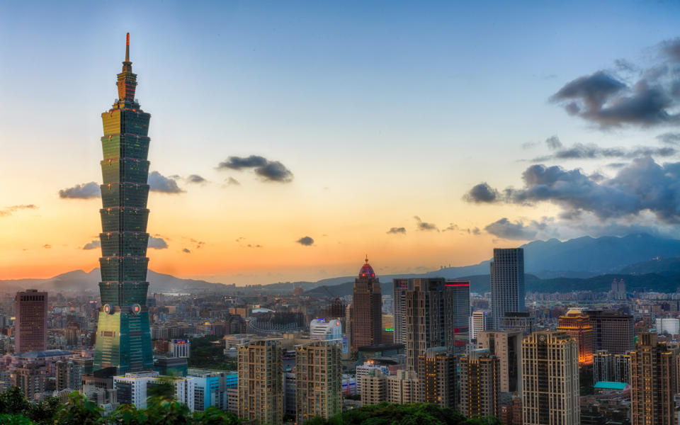 <p>This Taiwanese tower looks like a supertall pagoda and was the tallest building in the world upon its completion in 2004. Taipei 101 and the surrounding area put on a dazzling display every New Year, and it is the <a rel="nofollow noopener" href="http://content.time.com/time/specials/packages/article/0,28804,2086522_2086523_2086591,00.html" target="_blank" data-ylk="slk:tallest building green building in the world;elm:context_link;itc:0;sec:content-canvas" class="link ">tallest building green building in the world</a> (meaning it received LEED Platinum Certification).</p>