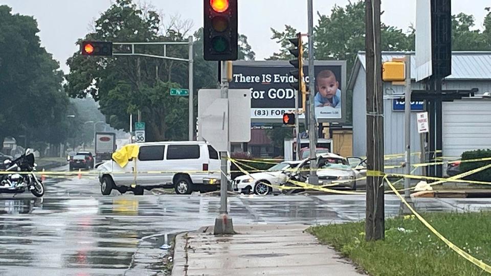 <div>Crash at 76th and Florist in Milwaukee</div>