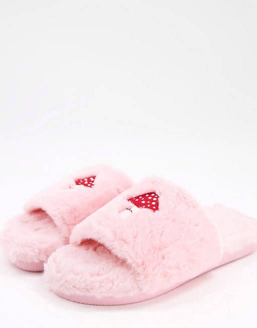 Cozy Like Kylie! 9 Fluffy Slippers to Keep Your Feet Warm During