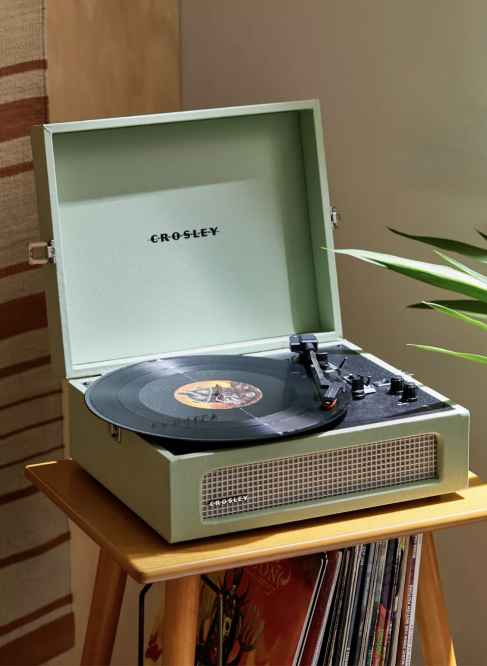 20) Voyager Bluetooth Record Player