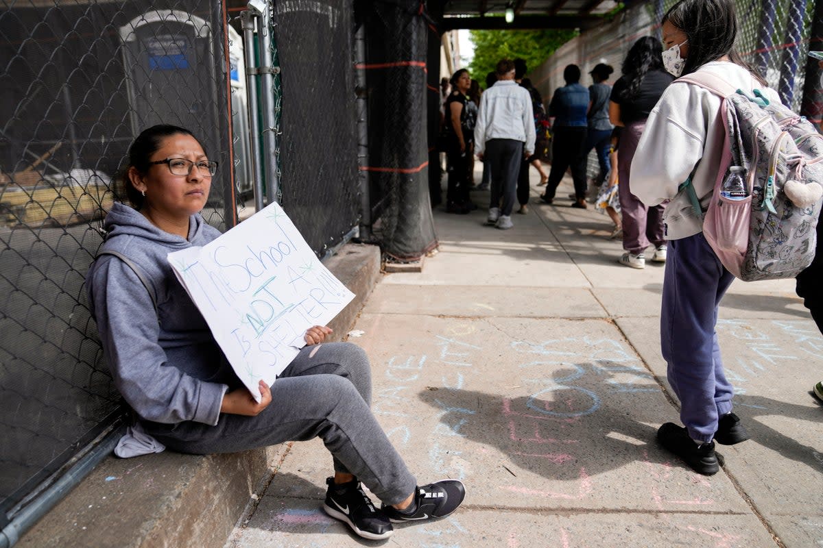 NY-MIGRANTES (AP)