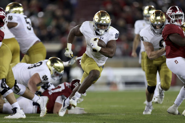 Audric Estimé runs through Stanford defense and the Notre Dame