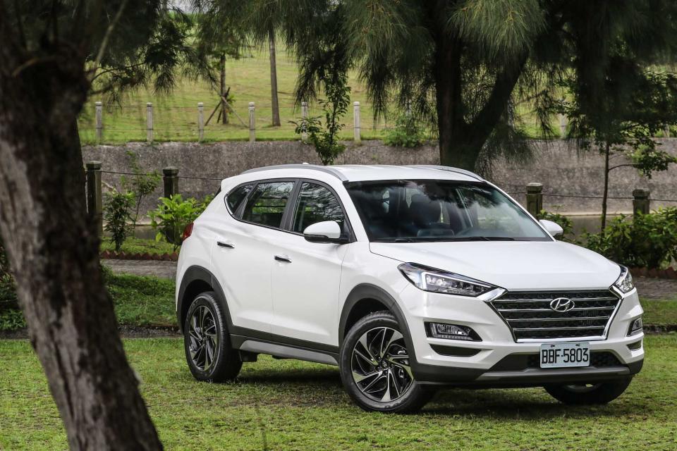 此次試駕車型為 Hyundai 小改款的 Tucson 尊爵型車款，售價為 99.9 萬元。