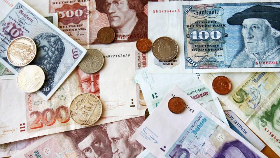 Die alten Scheine und Münzen können anders als in vielen anderen Euroländern bei der Bundesbank unbefristet umgetauscht werden.