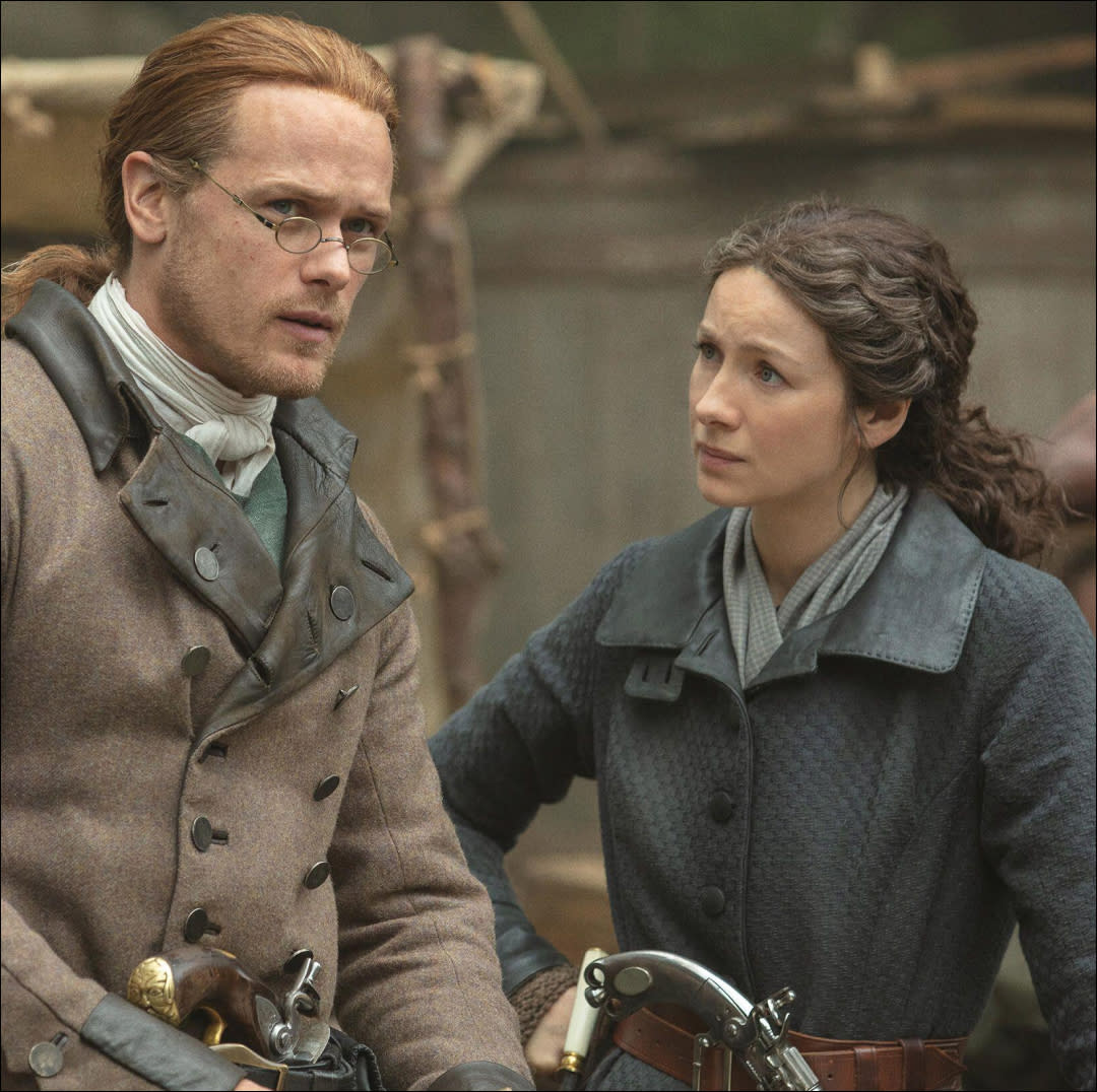  CAITRIONA BALFE and SAM HEUGHAN in OUTLANDER (2014), directed by BRIAN KELLY and ANNA FOERSTER. Season 5. Credit: STARZ / A 