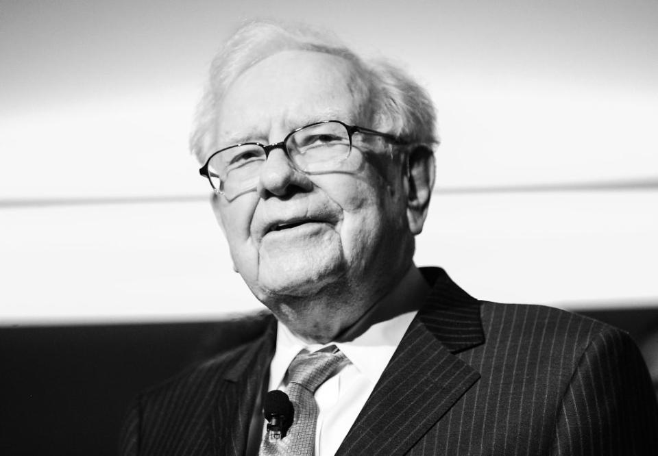 Black and white image of Warren Buffett, 2017