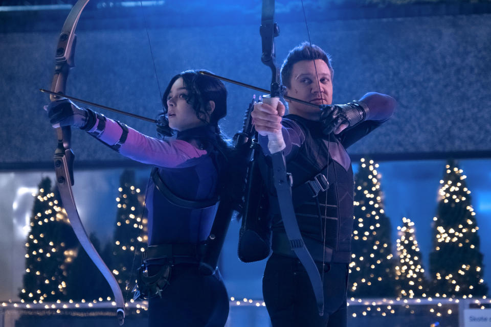 Hailee Steinfeld as Kate Bishop and Jeremy Renner as Clint Barton/Hawkeye in Marvel Studios' HAWKEYE. (Photo by Chuck Zlotnick)