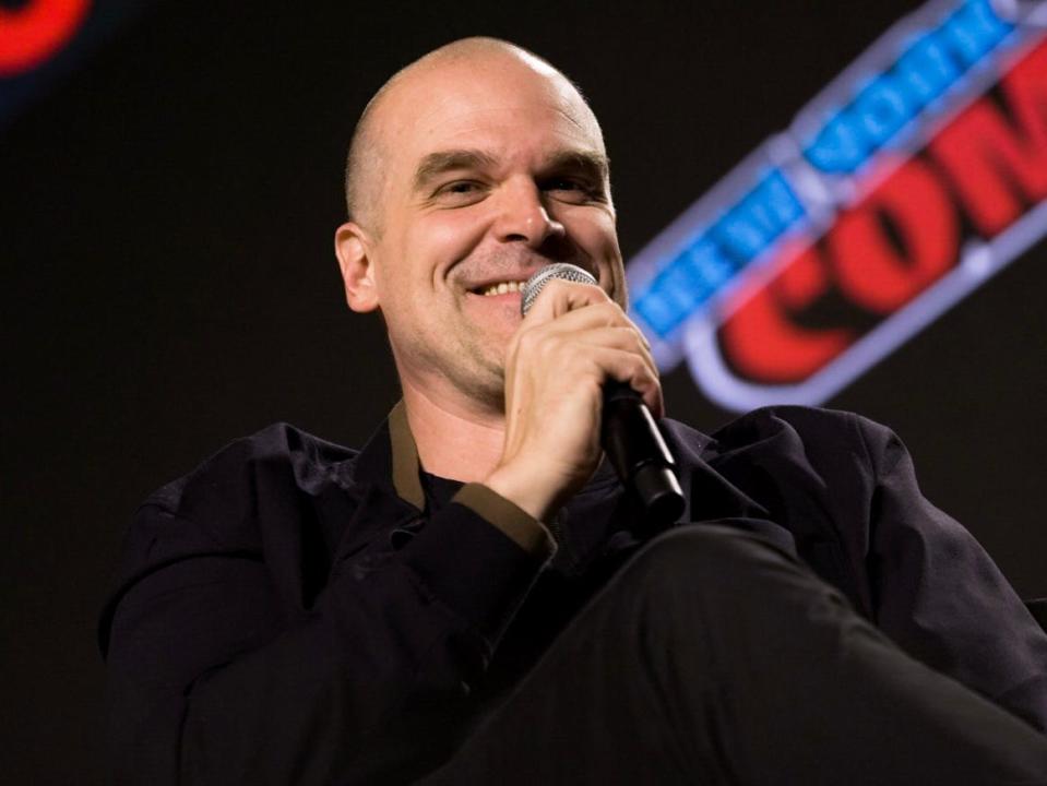 David Harbour speaking at a panel at New York Comic Con 2021.