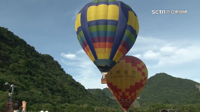 石門水庫熱氣球嘉年華在18日上午盛大登場。