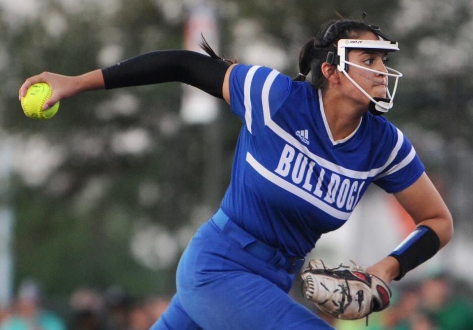 Stamford's Citlaly Gutierrez pitches against Hamlin on Wednesday.