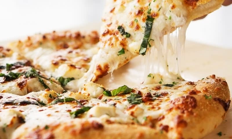 <p>Photo: Artego Pizza/<a href="http://tracking.groupon.com/r?tsToken=US_AFF_0_208355_600_0&url=https%3A%2F%2Fwww.groupon.com%2Fdeals%2Fartego-pizza%3Fz%3Dskip%26utm_medium%3Dafl%26utm_campaign%3D208355%26mediaId%3D600%26utm_source%3DGPN" rel="nofollow noopener" target="_blank" data-ylk="slk:Groupon;elm:context_link;itc:0;sec:content-canvas" class="link ">Groupon</a></p>