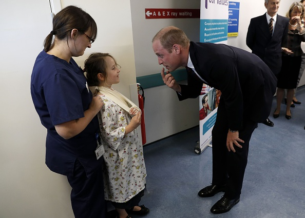 El miércoles William visitó un hospital donde charló con pacientes y veteranos.