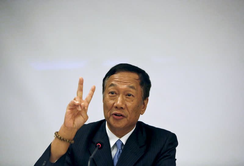 Terry Gou, founder and chairman of Taiwan's Foxconn Technology, gestures during a news conference in New Delhi, India, August 4, 2015. REUTERS/Anindito Mukherjee