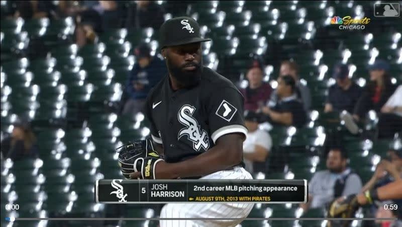 哈里森（Josh Harrison）生涯第2次登板投球。（圖／翻攝自MLB推特）