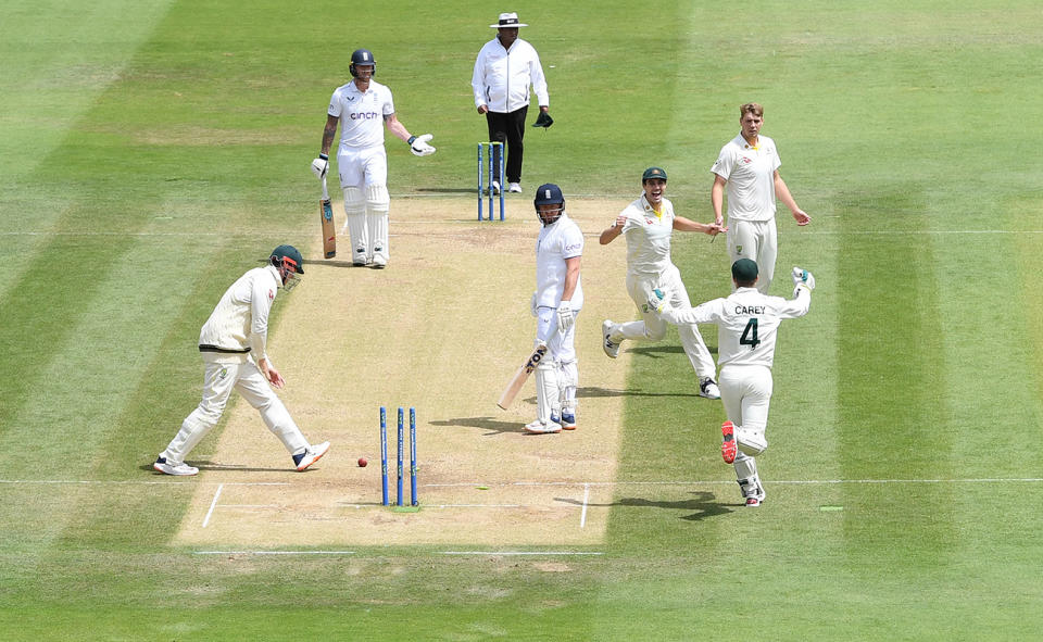 Alex Carey and Jonny Bairstow in the Ashes.