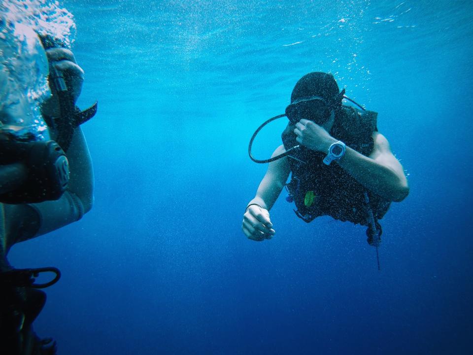 安德魯在美國佛羅里達群島和親戚一起浮潛。（圖為示意圖，非當事人／翻攝自pixabay）