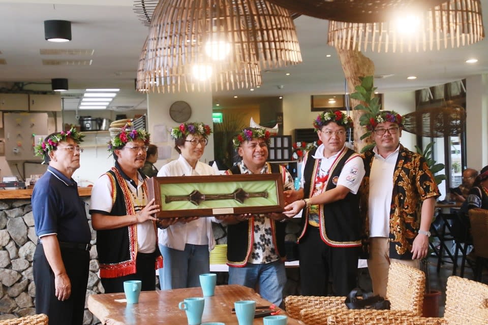 馬來西亞砂勞越一行67名原住民參訪團抵達臺東，由縣長饒慶鈴親自接待。