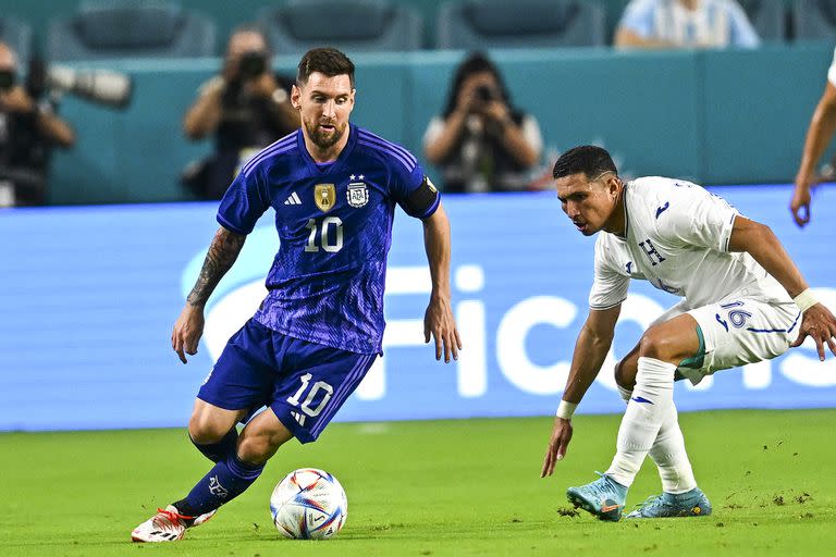 Lionel Messi, el máximo artillero histórico de la selección, buscará su centésima victoria con la camiseta nacional