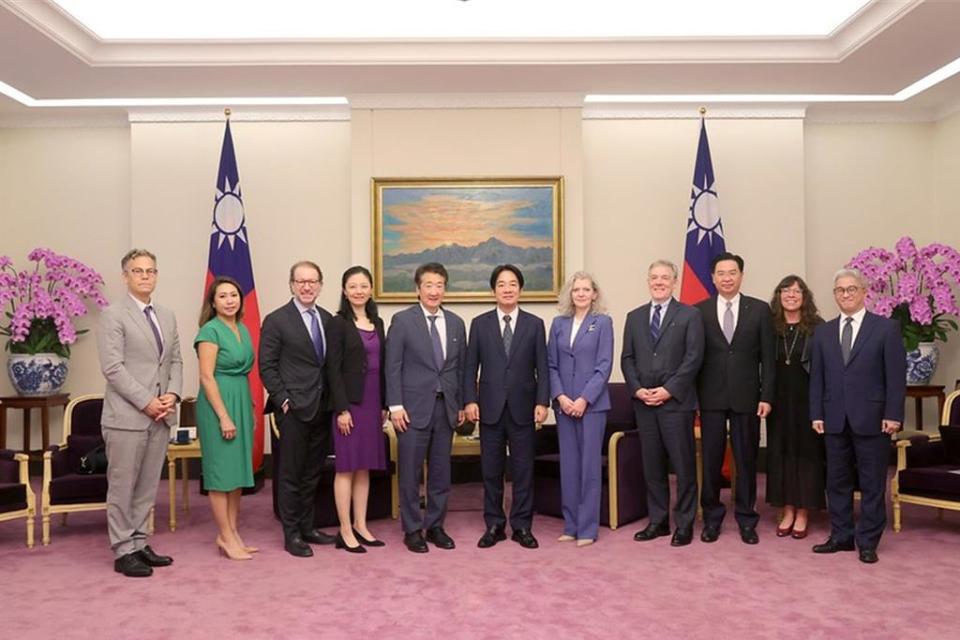 副總統賴清德23日接見「戰略暨國際研究中心（CSIS）訪問團。圖／總統府提供