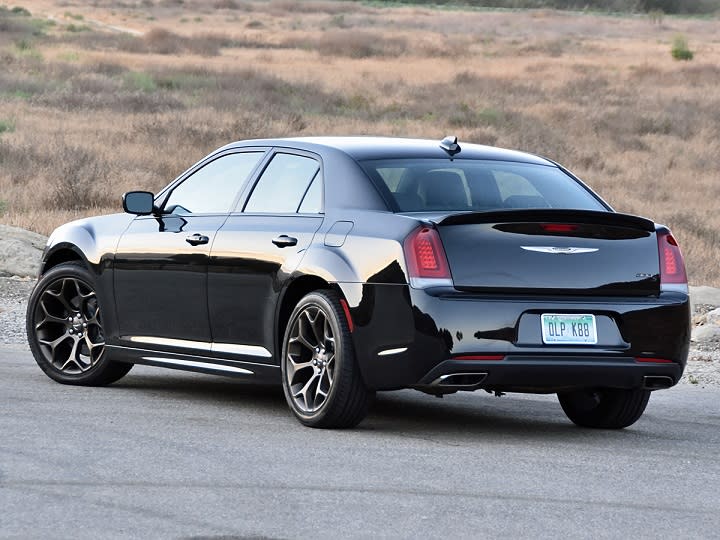 2016 Chrysler 300S Alloy Edition rear quarter left photo