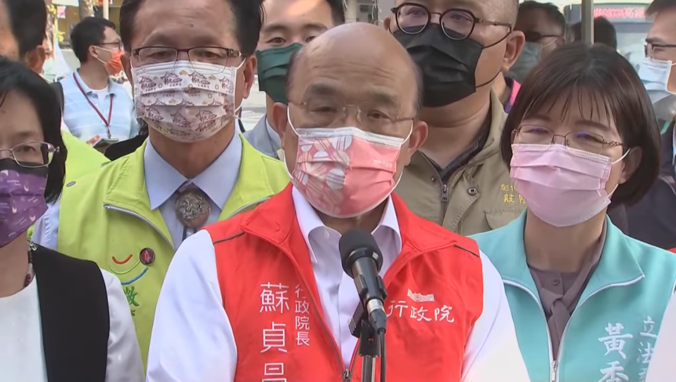 蘇貞昌今（20）天下午視察「彰化鐵路立體化規劃及扇形車庫」前受訪。   圖：擷自直播畫面