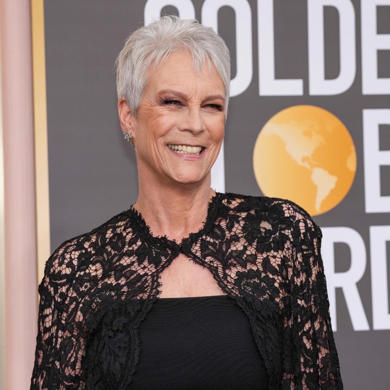  Jamie Lee Curtis attends the 80th Annual Golden Globe Awards at The Beverly Hilton on January 10, 2023 in Beverly Hills, California.  