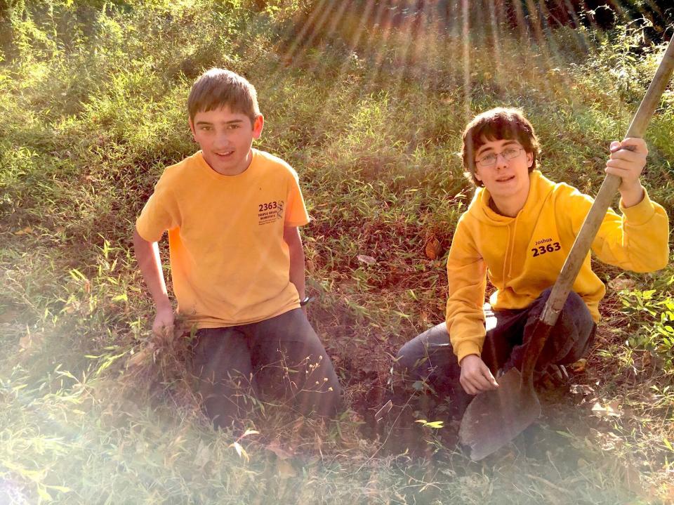 Luke Marston (left) and Joshua Nichols are rallying their neighbors in Newport News, Virginia, to make the city more habitable for bees and other pollinators. (Photo: Courtesy of Bee Byway)