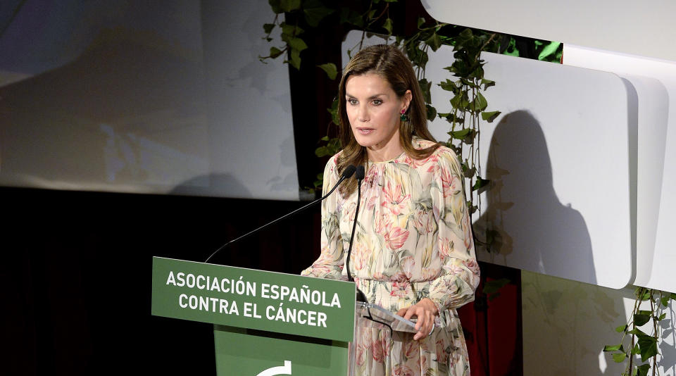 <p>La reina Letizia asistió a un evento en el museo de El Prado, en Madrid en este vestido de estampado floral con el que causó tendencia en el mundo de la moda/Getty Images </p>