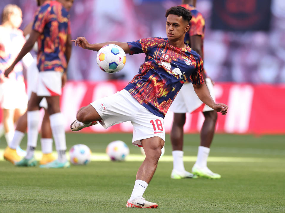 LEIPZIG, GERMANY - SEPTEMBER 16: Fabio Carvalho of RB Leipzig warms up prior to the Bundesliga match between RB Leipzig and FC Augsburg at Red Bull Arena on September 16, 2023 in Leipzig, Germany. (Photo by Maja Hitij/Getty Images)