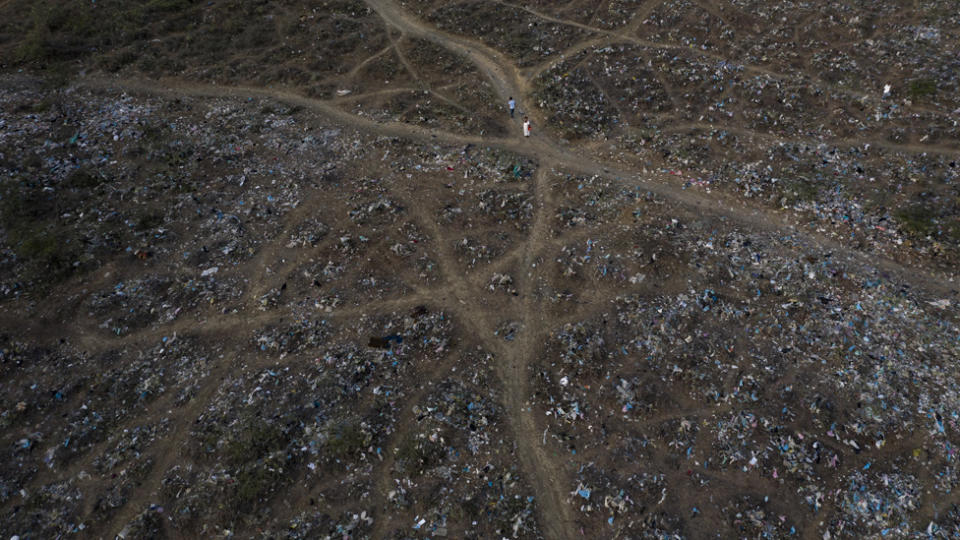 El WWF reporta que la suma de todo el plástico producido en el mundo antes del año 2000 es igual a la cantidad producida entre 2000 y 2016. El 75% del plástico producido hasta hoy en el mundo es basura.