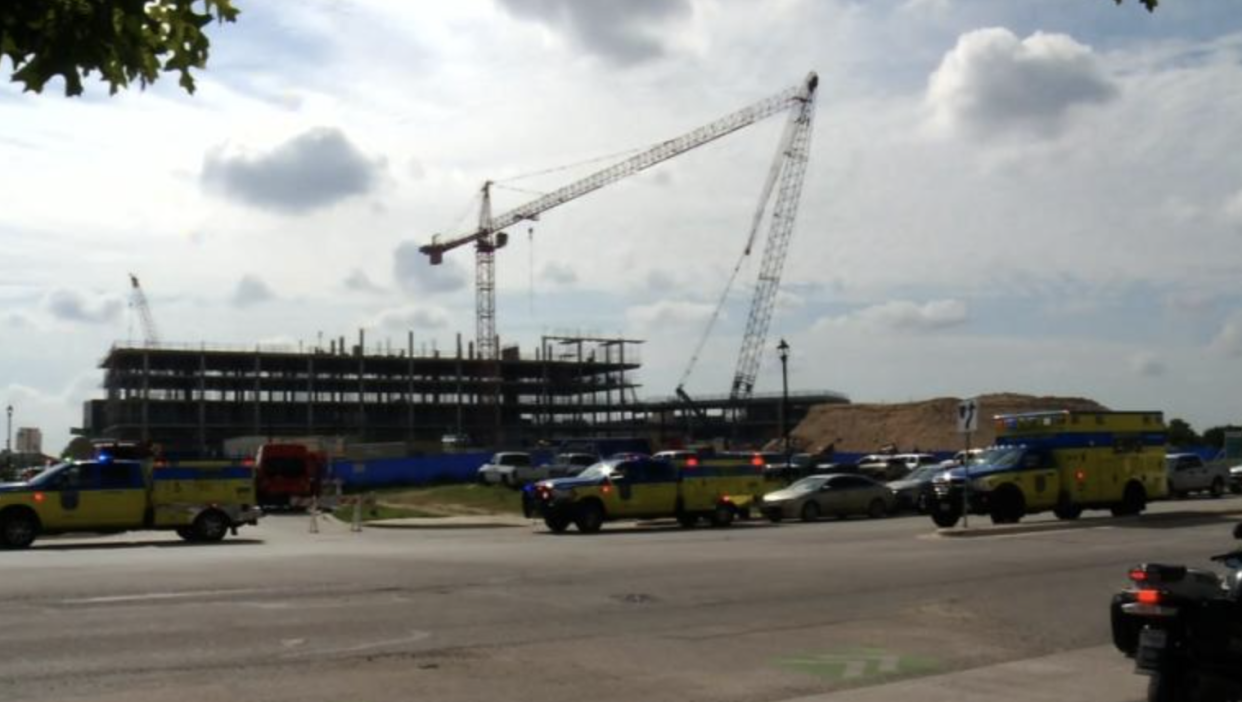 Two cranes collided in Austin, Texas, on Wednesday morning at a local construction site (Spectrum News Austin)