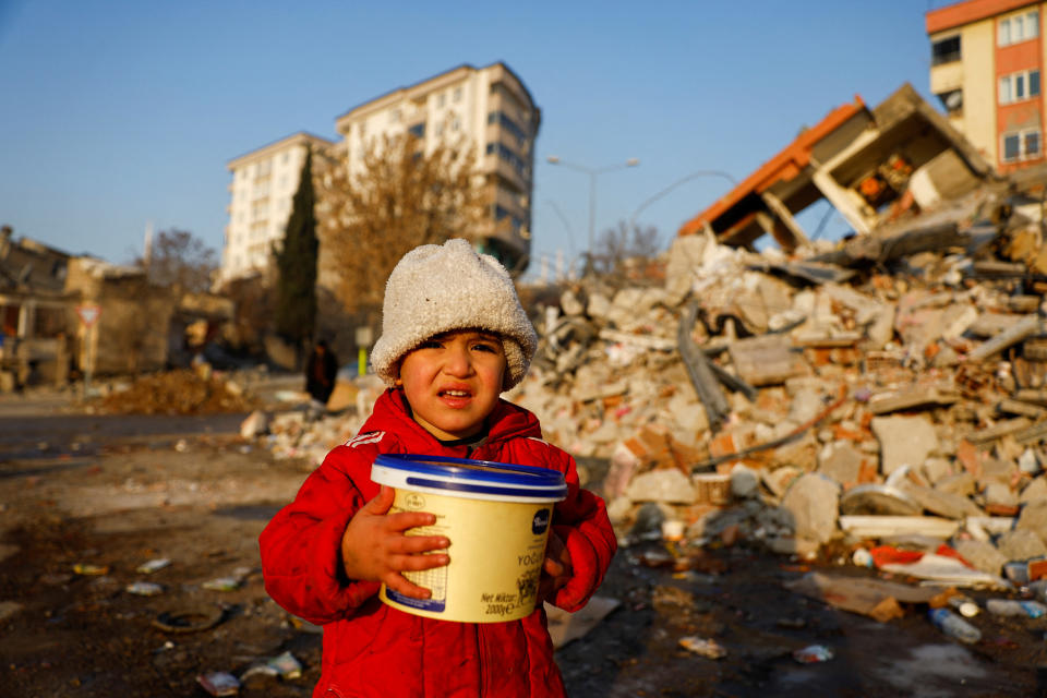 Viele Gebäude sind beim Erdbeben auch im türkischen Kahramanmaras eingestürzt (Bild: REUTERS/Suhaib Salem)