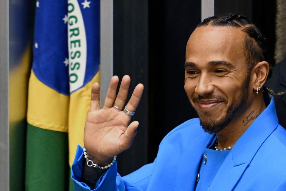 Lewis Hamilton recebeu em Bras&#xed;lia o t&#xed;tulo de cidad&#xe3;o honor&#xe1;rio brasileiro. (Foto: EVARISTO SA/AFP via Getty Images)