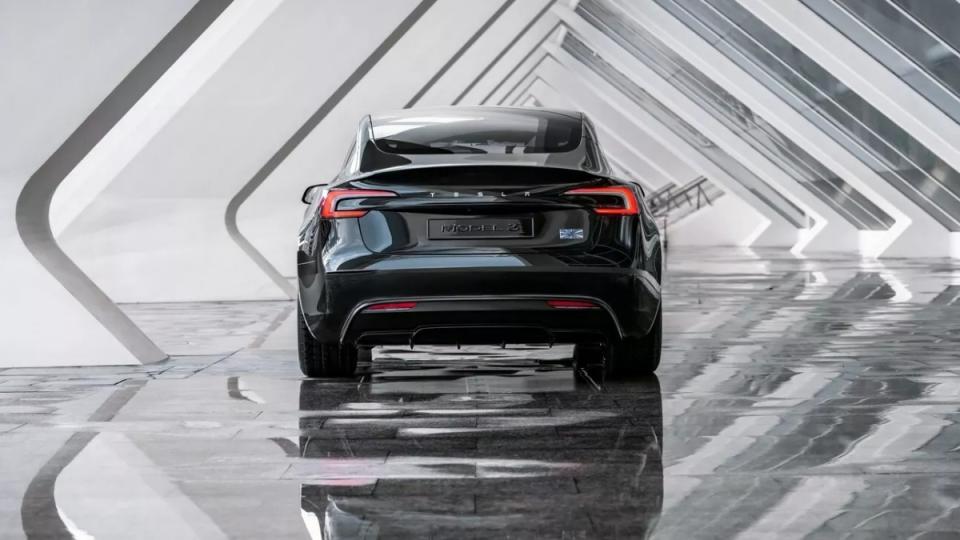Model 3 Performance煥新版 底盤也更性能化，並且在舒適性、隔音方面也有所加強。（圖／Tesla提供）