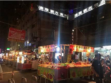 ▲「湳雅夜市」靠著韓國人販售的韓式糖餅，吸引網友目光。（圖／翻攝自新北觀光旅遊網）
