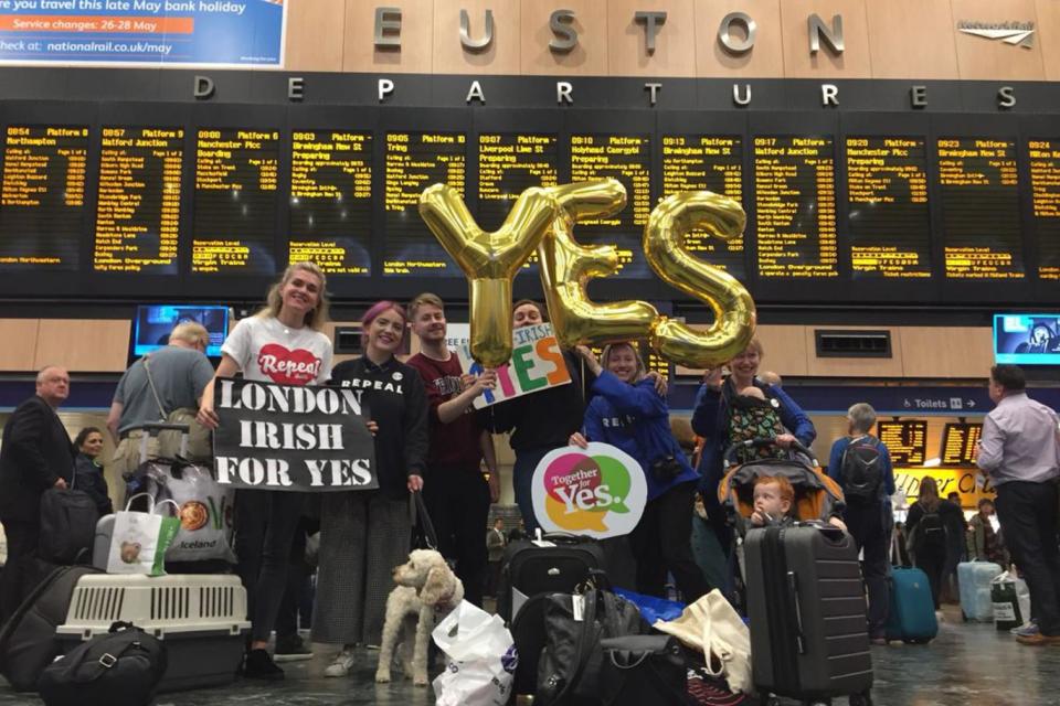 Londoners travelling home from London Euston to vote in Ireland (@LdnIrishARC)