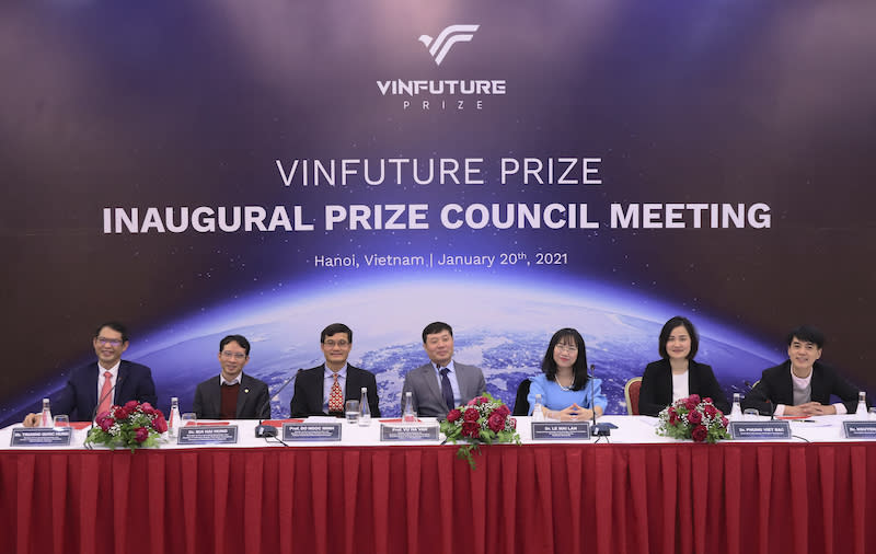 Members of VinFuture Prize Council and VinFuture Pre-screening Committee gathered in Viet Nam to agree on the nomination criteria.