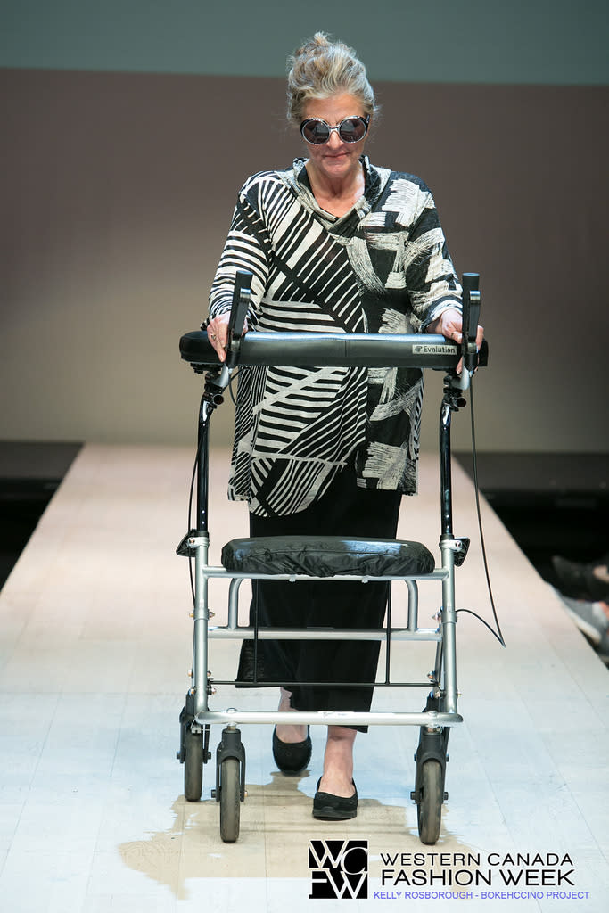 Des mannequins âgés et handicapés ont défilé sur le podium de la WCFW