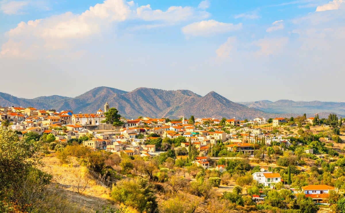 Visit traditional Cypriot village Kato Lefkara (Getty Images/iStockphoto)