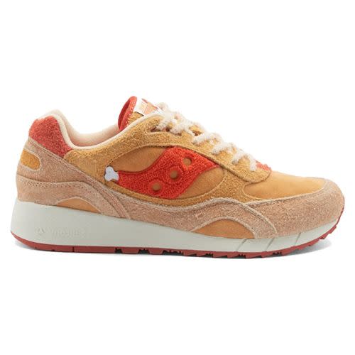 61) End x Saucony