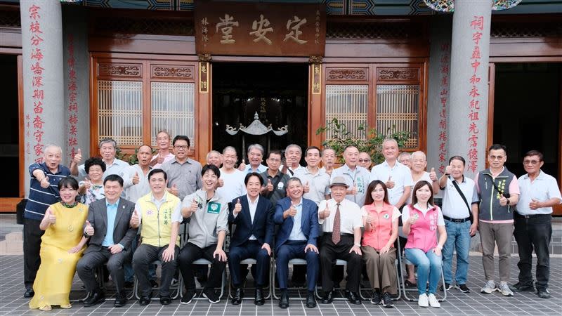 賴清德、吳崢，拜會游氏宗祠，前進深藍南勢角區域，盼拓展選票（圖／吳崢競辦提供）