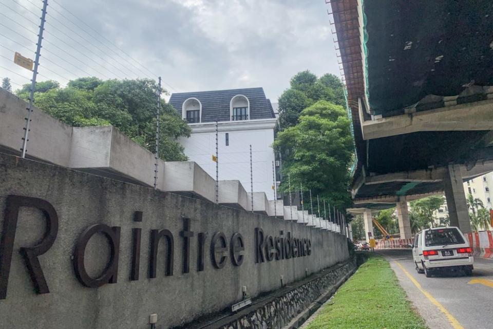 The Setiawangsa-Pantai Expressway  project as seen at Raintree Residence along Jalan 1/76 at the start of the Desa Pandan alignment mentioned in the lawsuit. — Picture by Hari Anggara