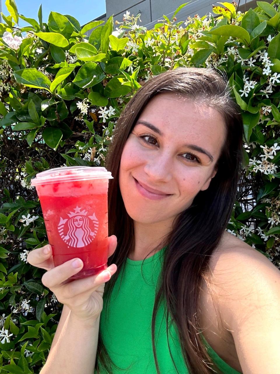 Anneta with Starbucks Frozen Strawberry Açai Lemonade