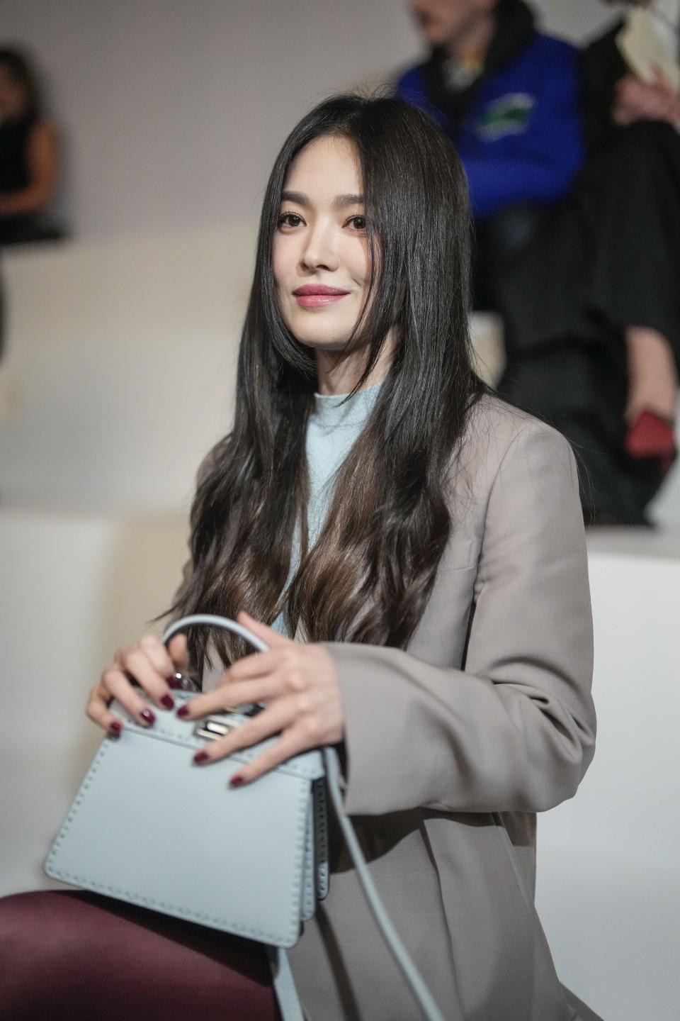 Song Hye-kyo arrives for the Fendi Haute Couture Spring-Summer 2024 collection presented in Paris, Thursday, Jan. 25, 2024. (AP Photo/Thibault Camus)