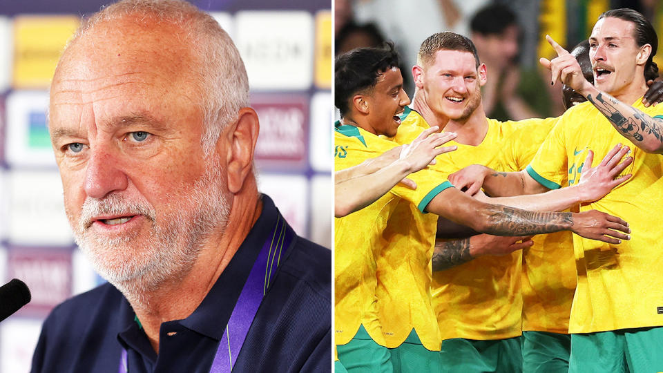 Graham Arnold and Socceroos players.