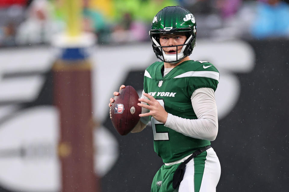 EAST RUTHERFORD, NEW JERSEY – DECEMBER 10: Zach Wilson #2 of the <a class="link " href="https://sports.yahoo.com/nfl/teams/ny-jets/" data-i13n="sec:content-canvas;subsec:anchor_text;elm:context_link" data-ylk="slk:New York Jets;sec:content-canvas;subsec:anchor_text;elm:context_link;itc:0">New York Jets</a> looks to pass during the second half in the game against the <a class="link " href="https://sports.yahoo.com/nfl/teams/houston/" data-i13n="sec:content-canvas;subsec:anchor_text;elm:context_link" data-ylk="slk:Houston Texans;sec:content-canvas;subsec:anchor_text;elm:context_link;itc:0">Houston Texans</a> at MetLife Stadium on December 10, 2023 in East Rutherford, New Jersey. (Photo by Al Bello/Getty Images)